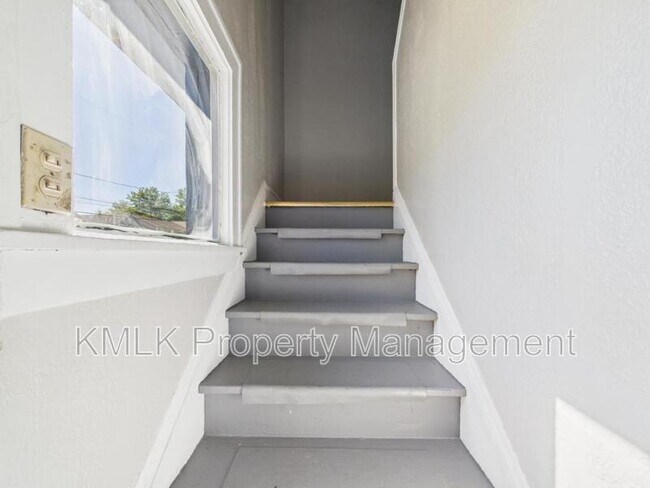 Foto del edificio - 533 Gage St