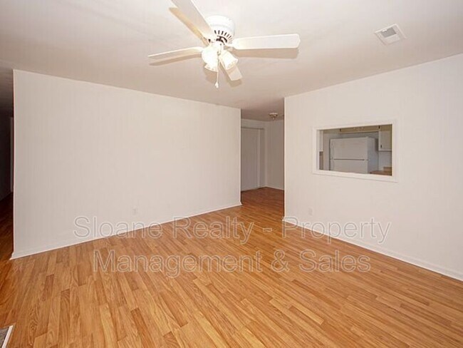 Building Photo - 5205 Napoleon Dr
