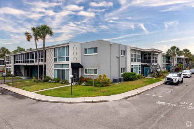 Lake Killarney Condominiums