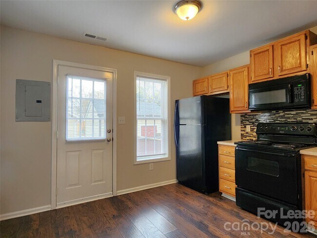 Foto del edificio - 268 Southcircle Dr NW