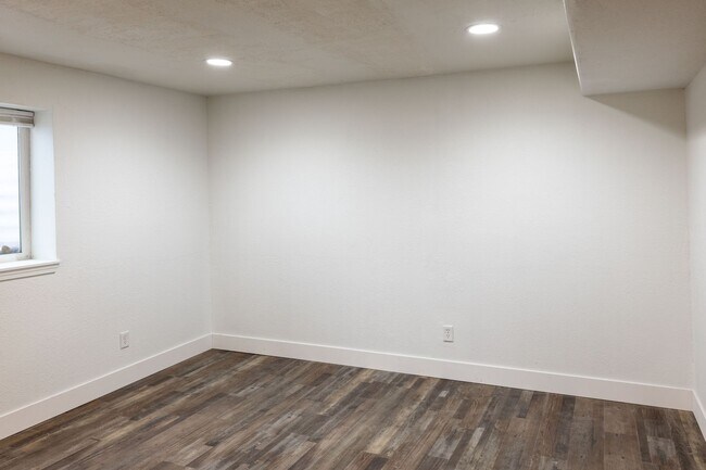 Foto del edificio - 271 N 3rd W