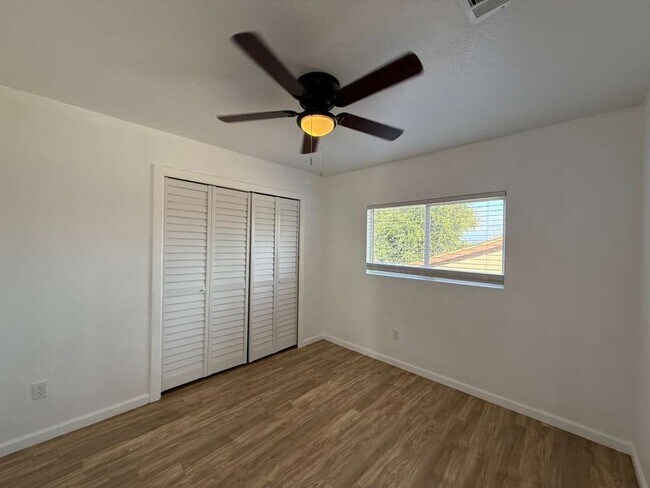 Foto del edificio - 5331 Bakersfield St