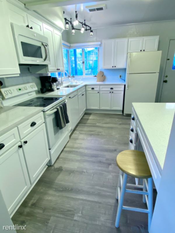 Building Photo - 2 br, 1 bath House - 803 Barton Dr