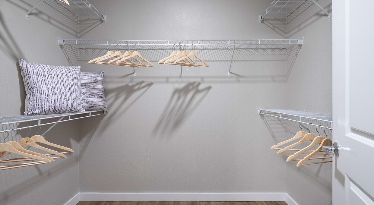 Foto principal - 22540 Merchants Way