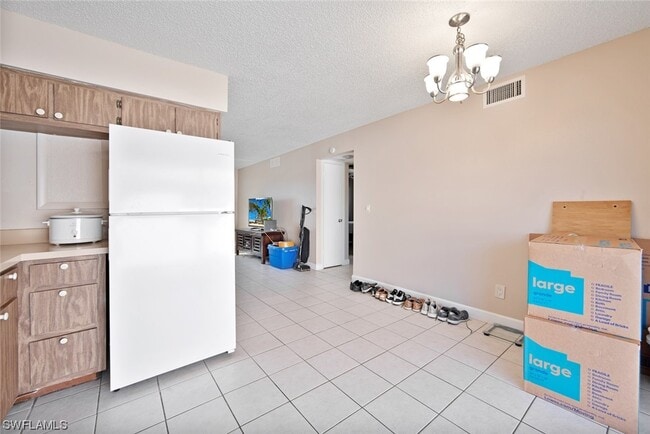 Building Photo - 1560 Colonial Blvd