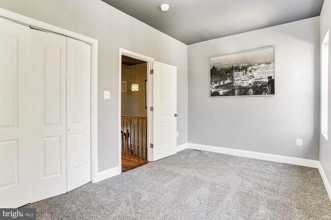 Foto del edificio - 811 Venable Ave