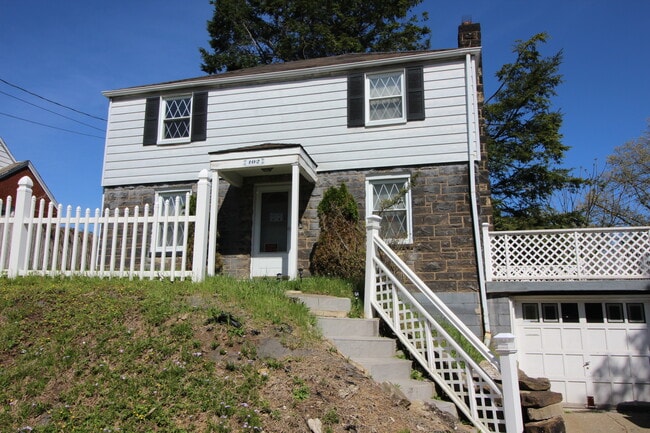 Foto del edificio - 102 Clinton Dr