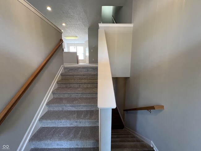 Building Photo - 8428 Clayhurst Dr