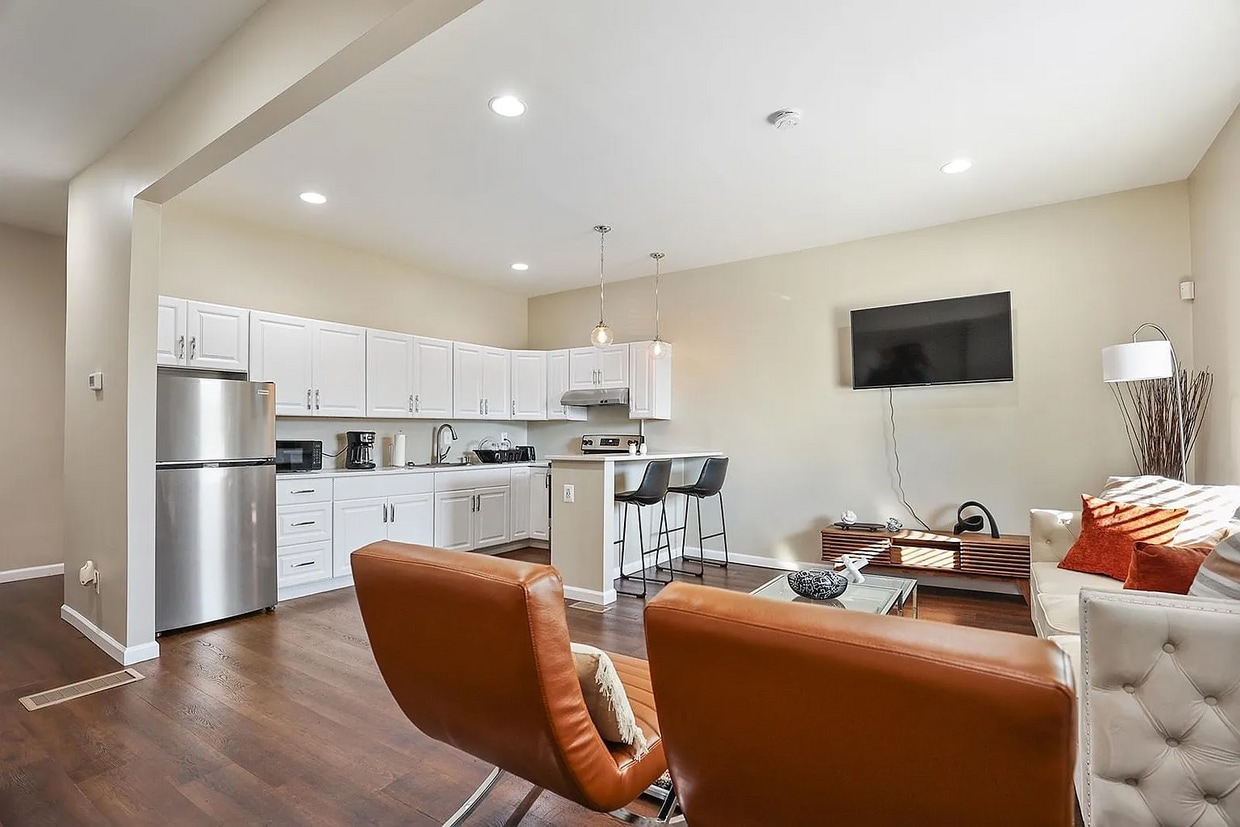 1st Floor Apartment Unit - 5641 Cates Ave (Saint Louis, MO)