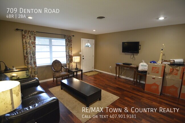 Foto del edificio - 709 Denton Rd