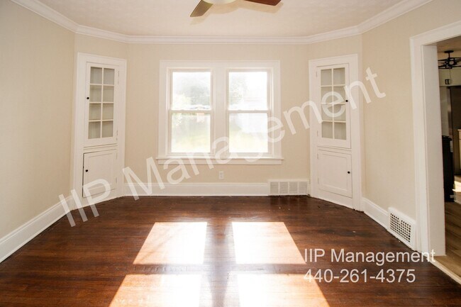 Foto del edificio - 2127 Rossmoor Rd