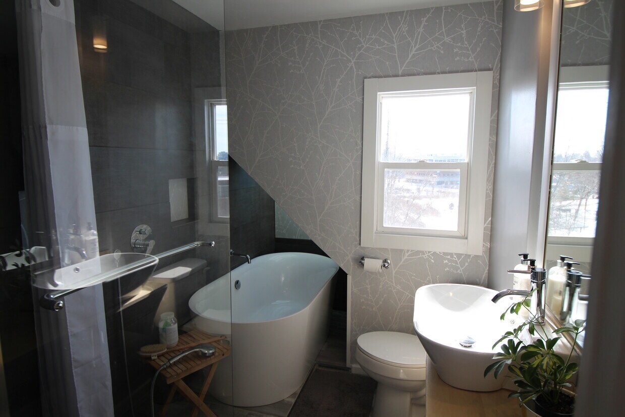 Foto principal - 869 Arkwright St N