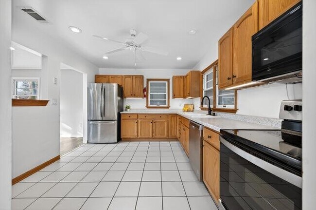 Foto del edificio - 7524 Virginian Dr