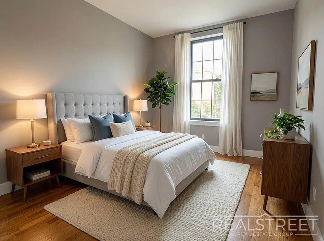 Building Photo - Renovated 3 Bed / 2 Bath Apartment Near the L Train in Prime East Williamsburg