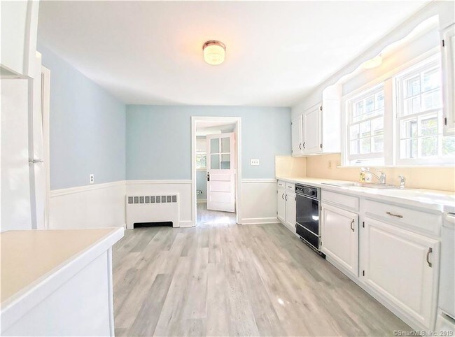 Foto del edificio - 298 Fairview Ave