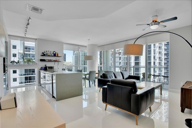 Building Photo - 1080 Brickell Ave