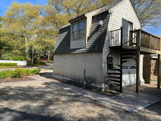 Building Photo - 146 A Ninigret Ave