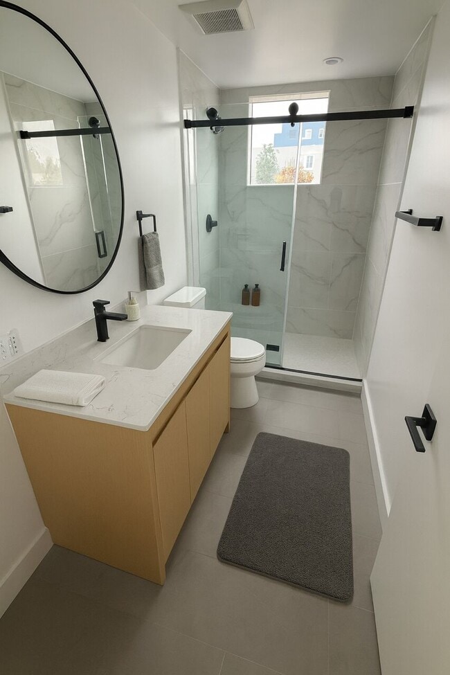 Foto del edificio - 1200 W 37th Dr