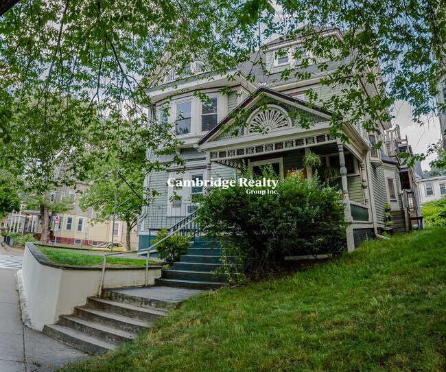 Building Photo - 97 College Ave