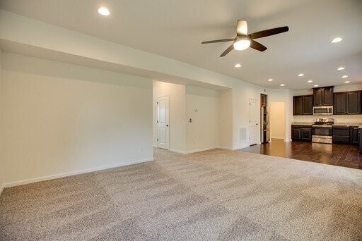 Building Photo - Beautiful 4 Bed 2.5 Bath Home In Spring Hill