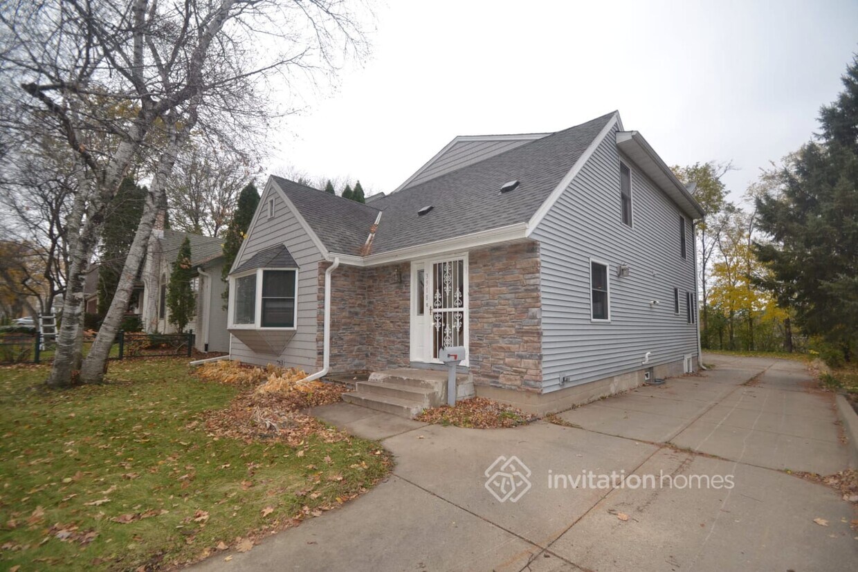 Primary Photo - 3918 Randall Ave
