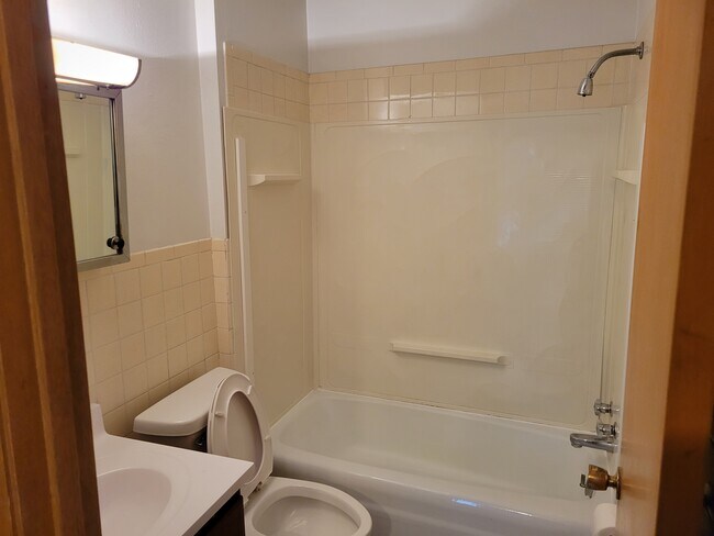 Foto del edificio - 321 Summerhays St