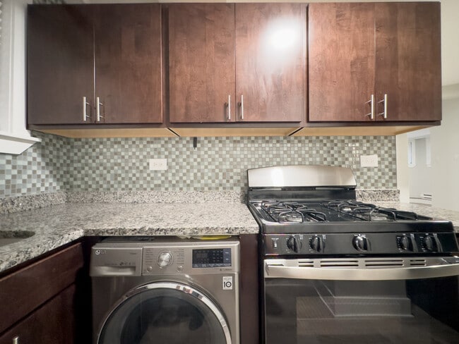 Building Photo - 4430 N Wolcott Ave