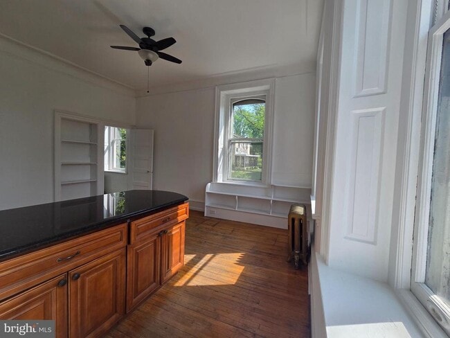 Foto del edificio - 348 Green Ln