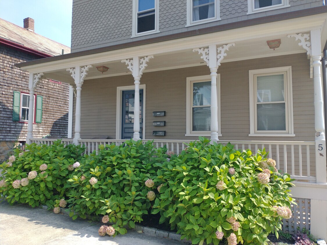 5 Carey St Unit 1, Newport, RI 02840 5 Carey St Newport, RI