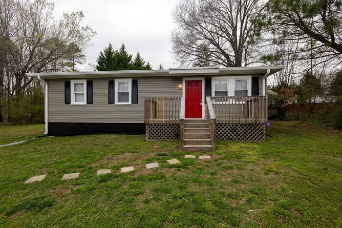 Primary Photo - Cozy 3 Bedroom Home in Quiet Hillsborough ...