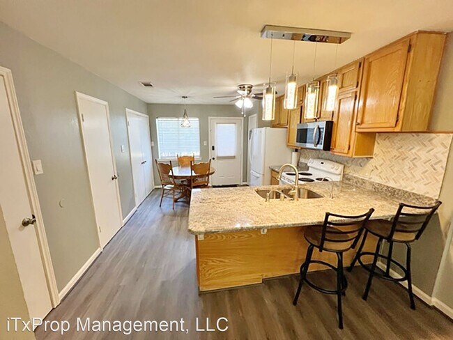 Foto del edificio - 2 br, 1.5 bath House - 724 S Welch #9