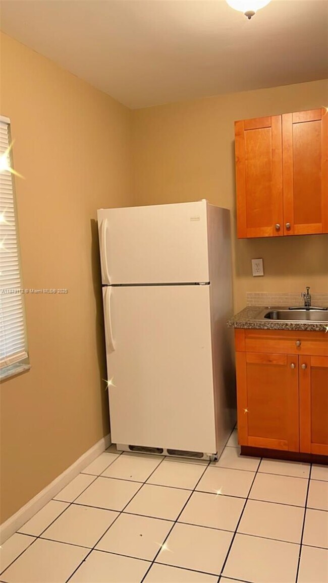 Foto del edificio - 505 NW 177th St