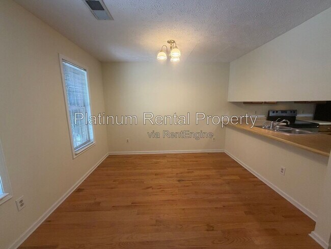 Foto del edificio - 6533 Meadow Rue Dr