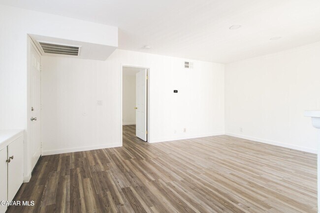 Foto del edificio - 2554 Olive Dr