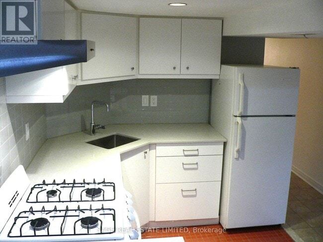 Building Photo - 532 Brunswick Ave