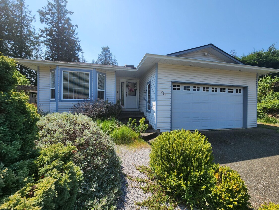 Photo principale - 2224 Maple Ave N