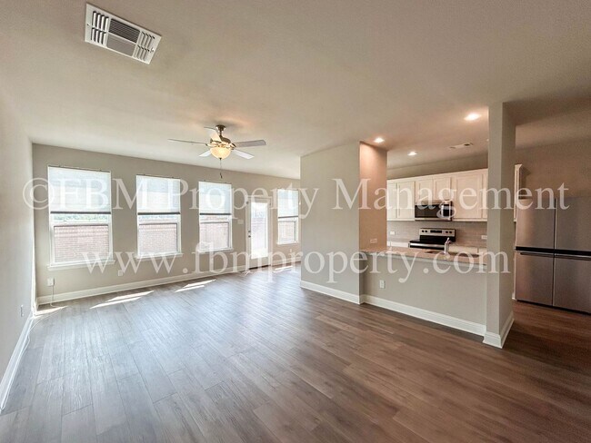 Building Photo - 2041 Layla Dr