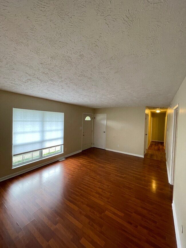 Building Photo - 4270 Dabny Dr