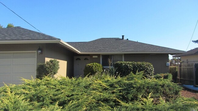 Building Photo - 108 Montego Key