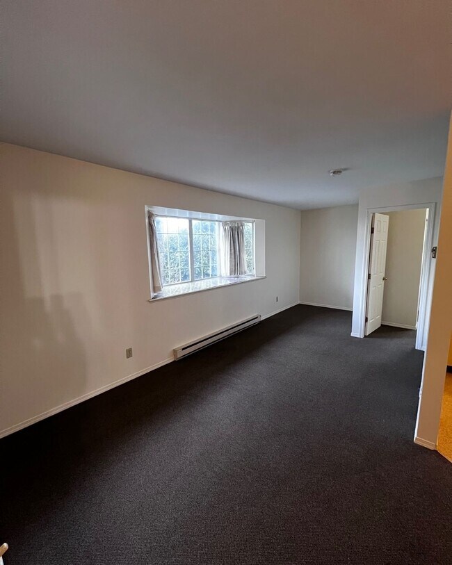 Photo du bâtiment - 2500 Quadra St