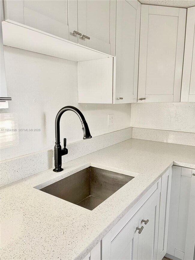 Foto del edificio - 1477 SW 24th Ct