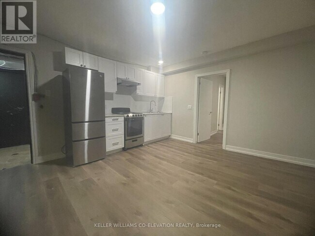 Building Photo - 133 Prospect St S