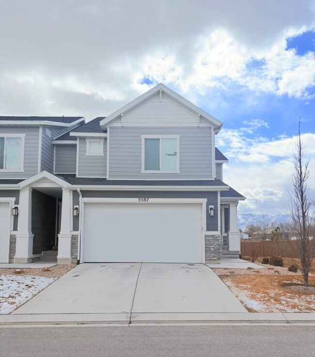 Building Photo - 3587 Grassland Dr