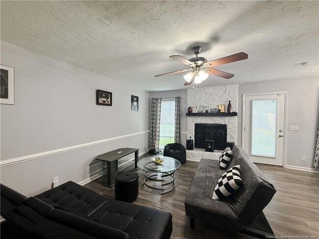 Foto del edificio - 1370 Worstead Dr