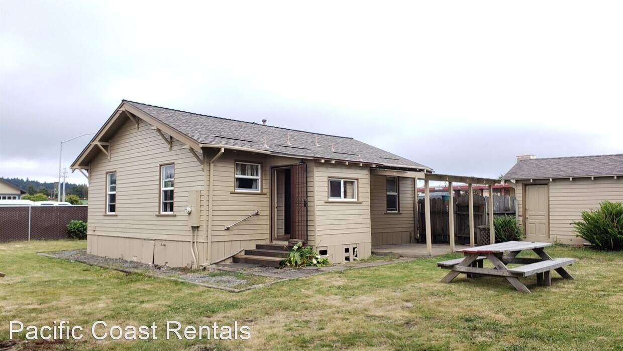 1567 Railroad Dr, McKinleyville, CA 95519 House Rental in