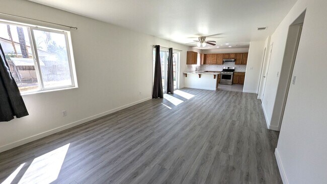 Foto del edificio - Immaculate 4 Bedroom 2.5 Bath Home