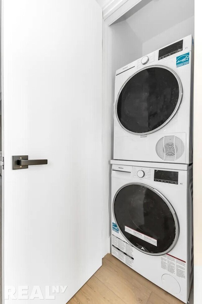 Foto del edificio - 411 11th St