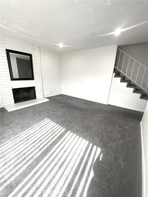 Foto del edificio - 1582 Mitchell Ave