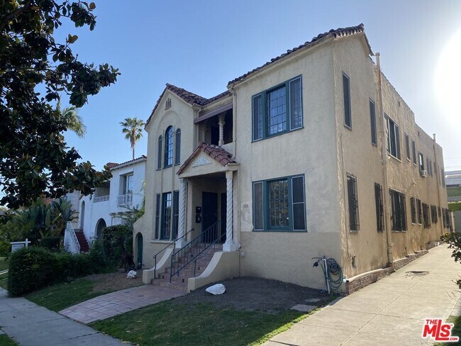 Building Photo - 1123 S Citrus Ave