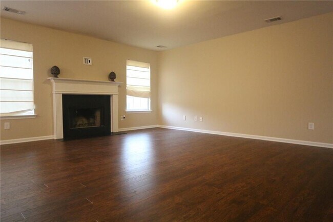 Foto del edificio - 2615 Mayfair Dr